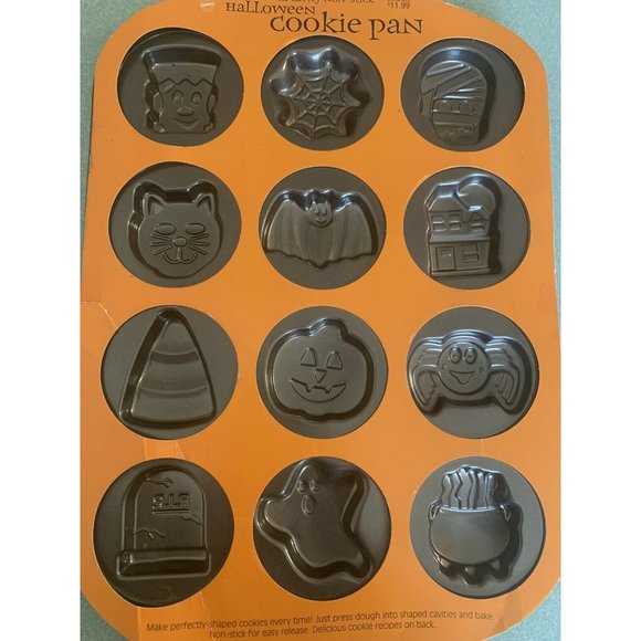 Wilton Halloween Cookie Pan- 12 count - Picture 2 of 5